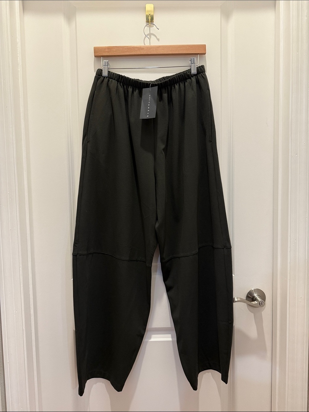 Bryan Walker 78455 barrel Leg Pants in size Medium NWT